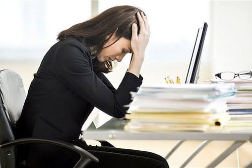 Estrés laboral en la familia: una especialista nos explica cómo afectan las relaciones y la calidad de vida