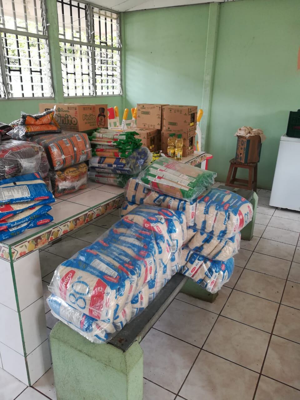 El Consejo Nacional de Producción (CNP) confirma que cumplió con la entrega de todos los paquetes de alimentación para 2.149 centros educativos en todo el país