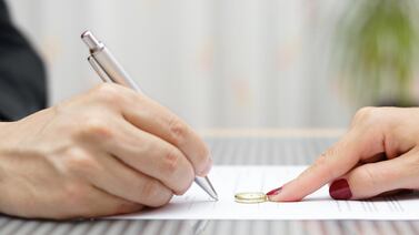 Tico celebra el divorcio por incompatibilidad de caracteres por todas estas cosas que le hizo su exesposa