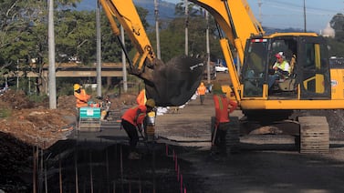 Urge contratar trabajadores para construcción
