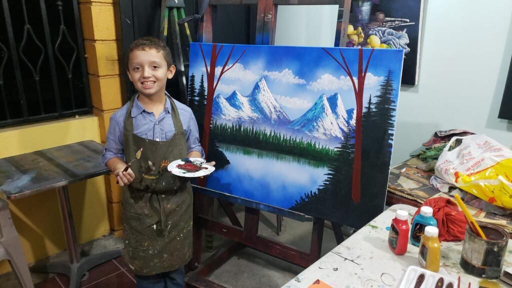 Jairo Adrián Cordero Sancho es a sus nueve años un pintor profesional, porque los cuadros que hace se le venden muy bien. Ama lo que hace y asegura que cuando esté grande será mejor pintor que italianos Miguel Ángel Buonarroti y Leonardo Da Vinci