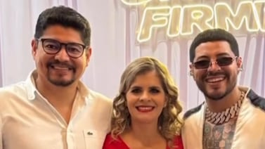 Esto se dijeron Eduin Caz, de Grupo Firme y la presidenta Electa Laura Fernández antes del concierto