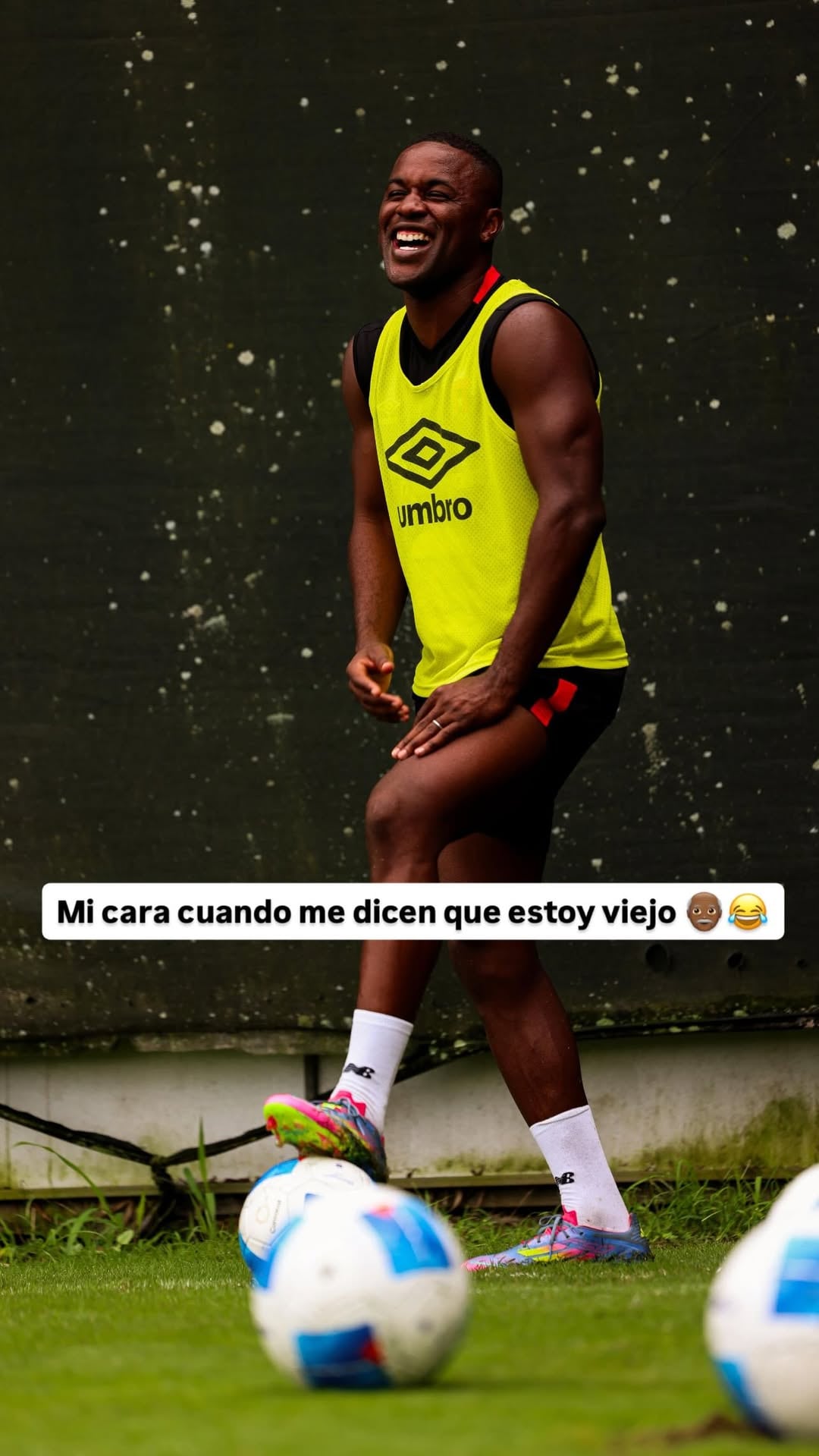 Joel Campbell y su curiosa forma de responder a quienes lo critican.