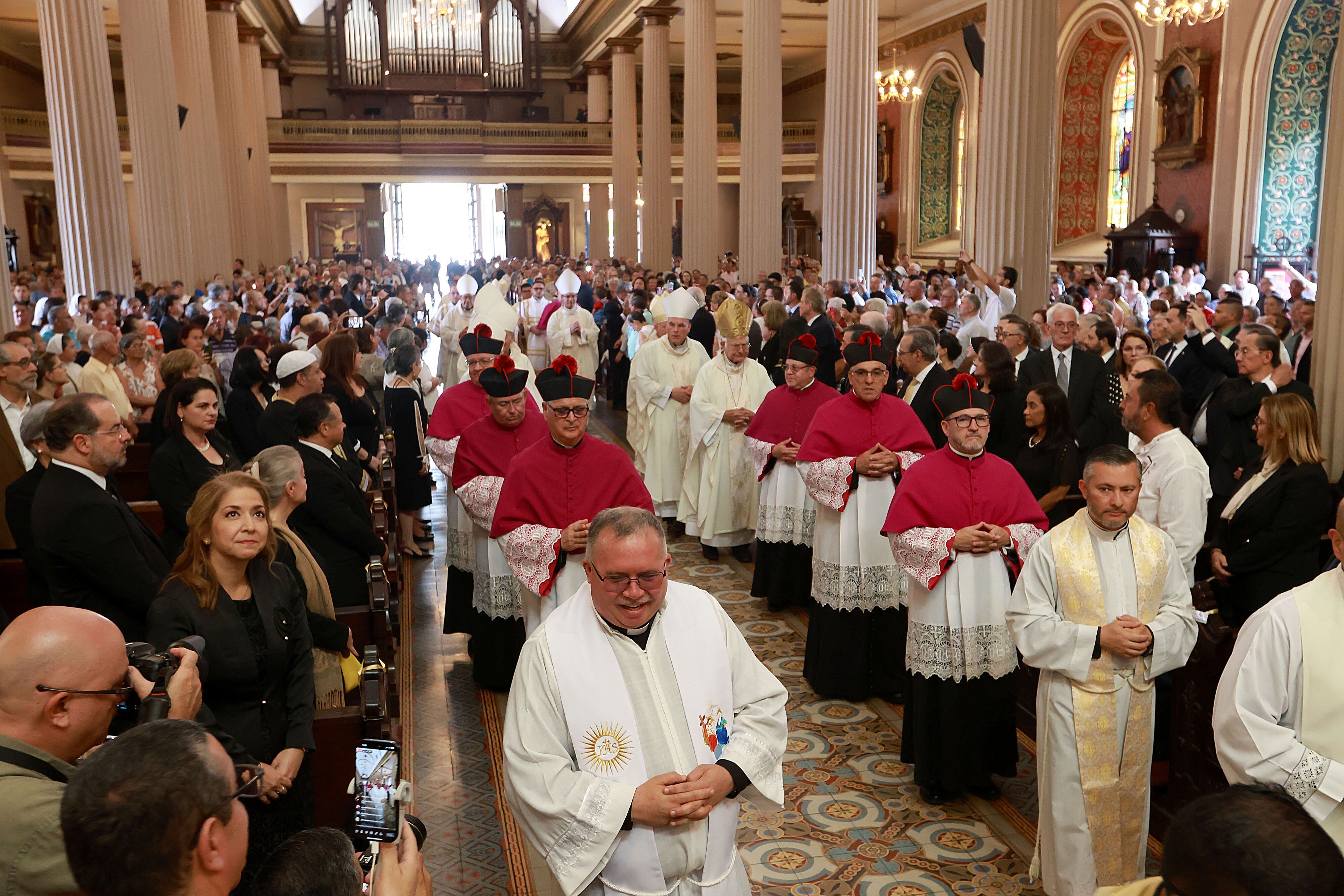 Misa oficial por el papa Francisco