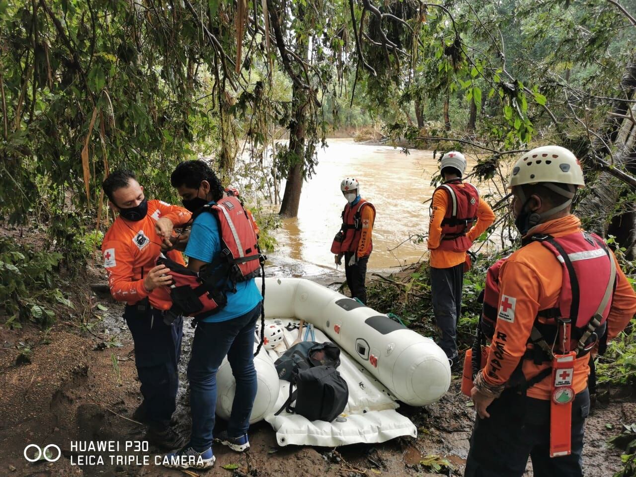 Inundaciones provocadas por Eta en Parrita y Quepos. Foto Cruz Roja.