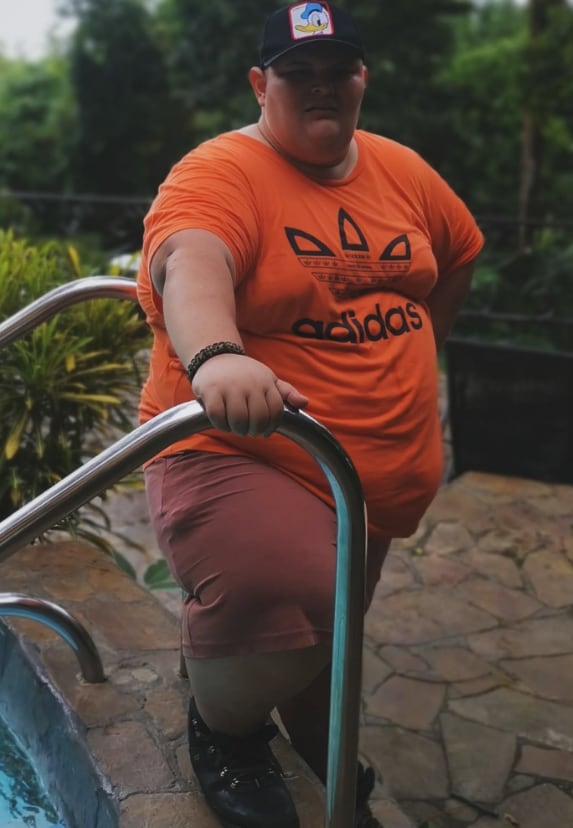 Roger Chacón, mejor conocido como El Rocha, creador de contenido.