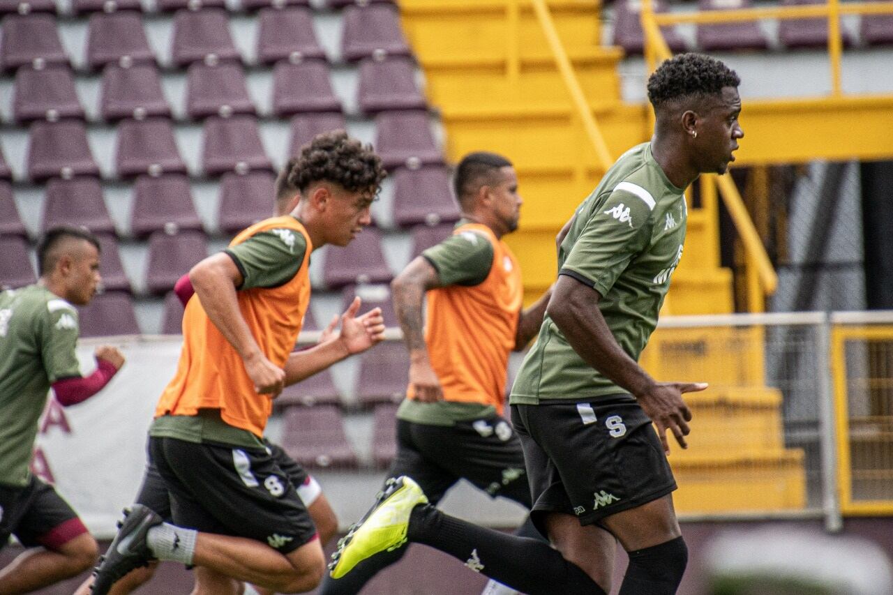 Saprissa se prepara para enfrentar a San Carlos el domingo, juego de reposición. Cortesía Saprissa.