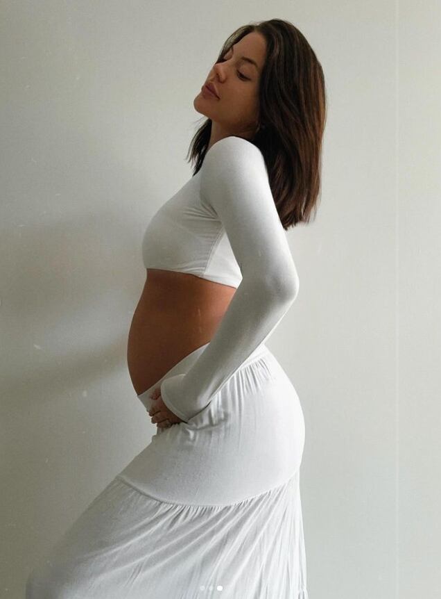 Laura Ortega, esposa de Fernán Faerro, bebé elisa