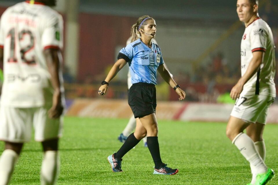 30/04/2024, Heredia, Santa Bárbara, partido de la jornada 20 del torneo de clausura 2024 entre el Club Sport Herediano y Liga Deportiva Alajuelense.