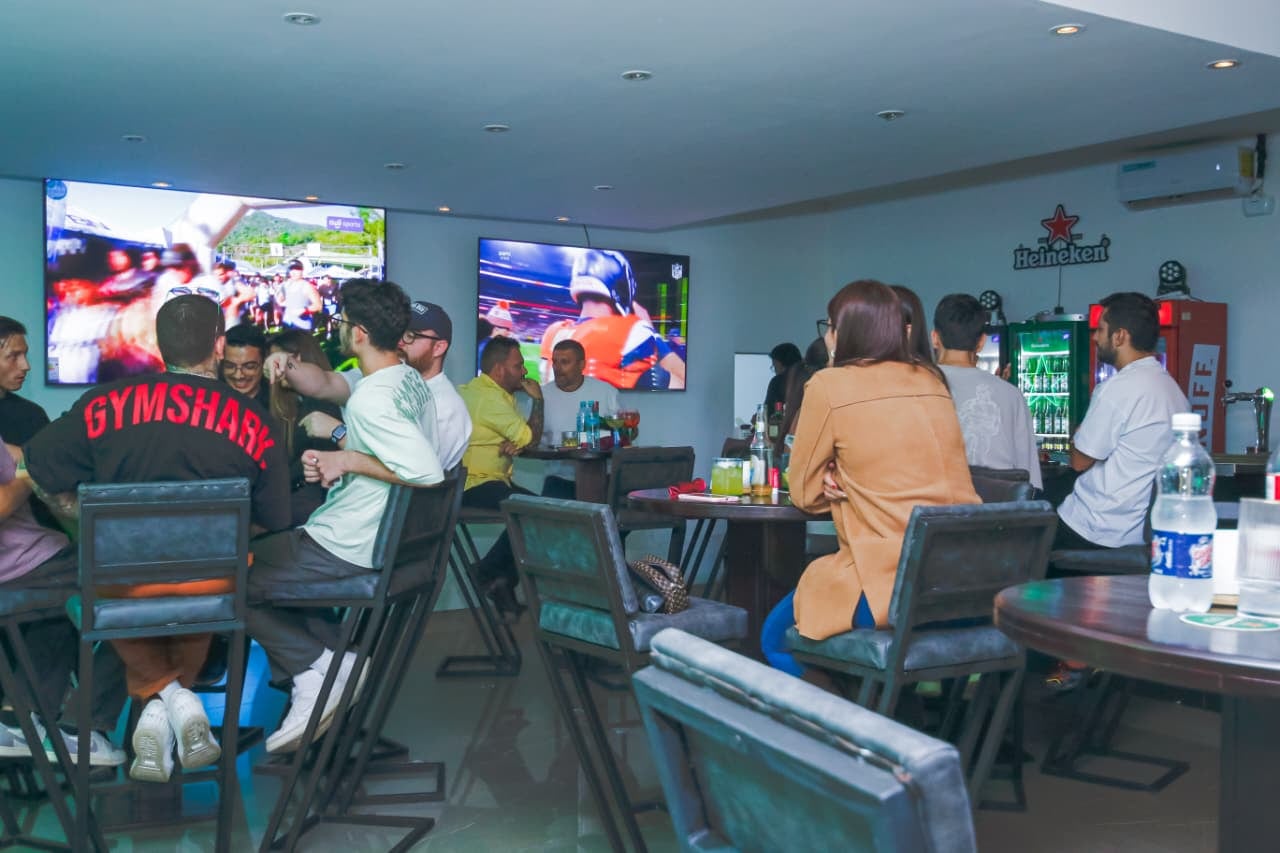 नाइन गॅस्ट्रो बार आणि नाइन स्पोर्ट बार हे मार्सेल हर्नांडेझचे नवीन व्यवसाय आहेत.