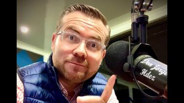 Despidieron a Padre Mix como director de radio Nacional