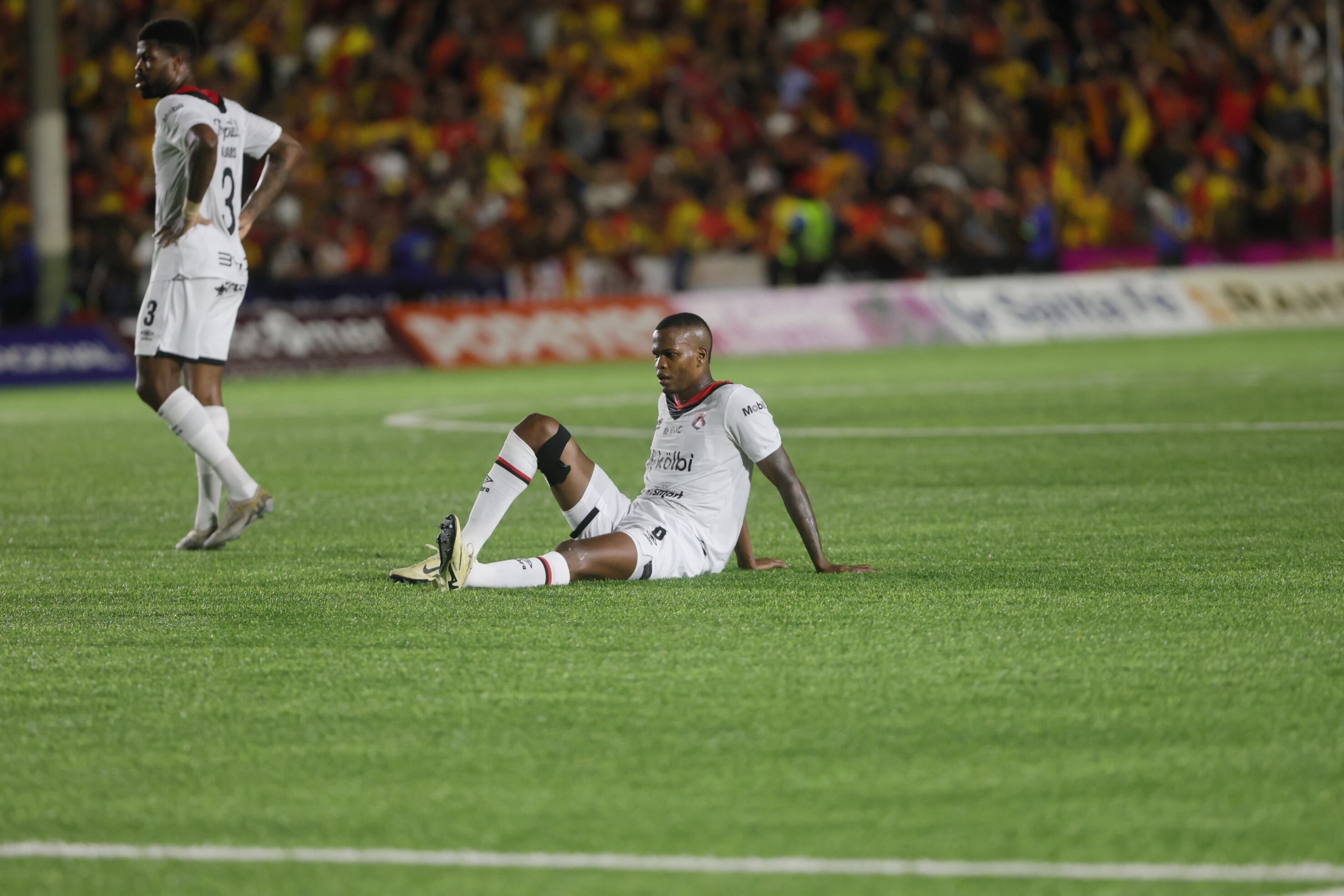 22/12/2024 / Juego entre Herediano vs Liga Deportiva Alajuelense por el partido de ida de la gran final del torneo Apertura de la Liga Promerica / foto John Durán