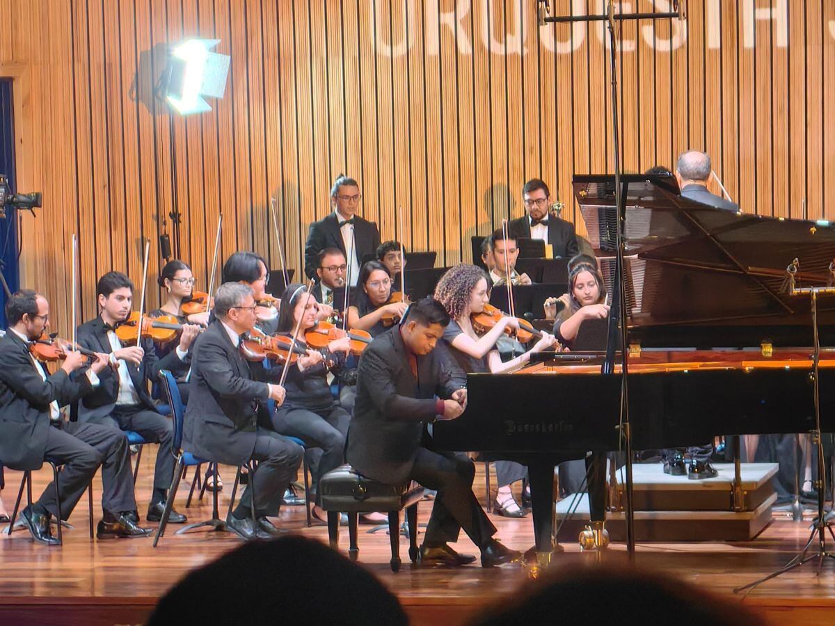 Rubén ha tenido el placer y honor de tocar en algunos de los escenarios más importantes del país.