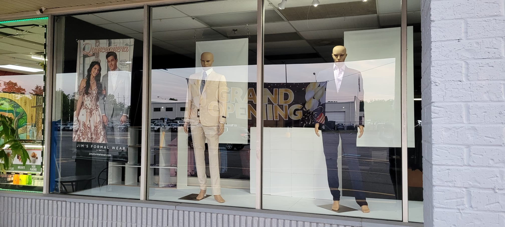 Costarricense monta su negocito en EE. UU y ofrece trabajo a ticos que sepan de costura