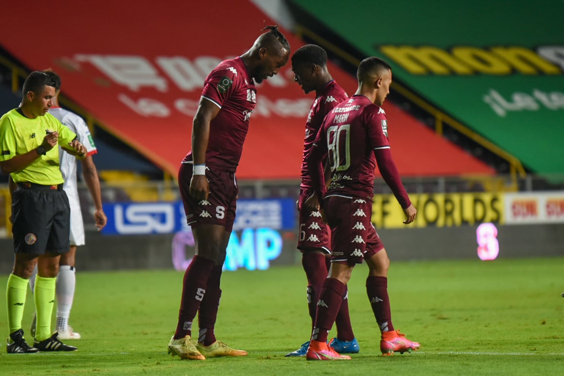 Kendall Waston, defensor del deportivo Saprissa. Prensa Saprissa.