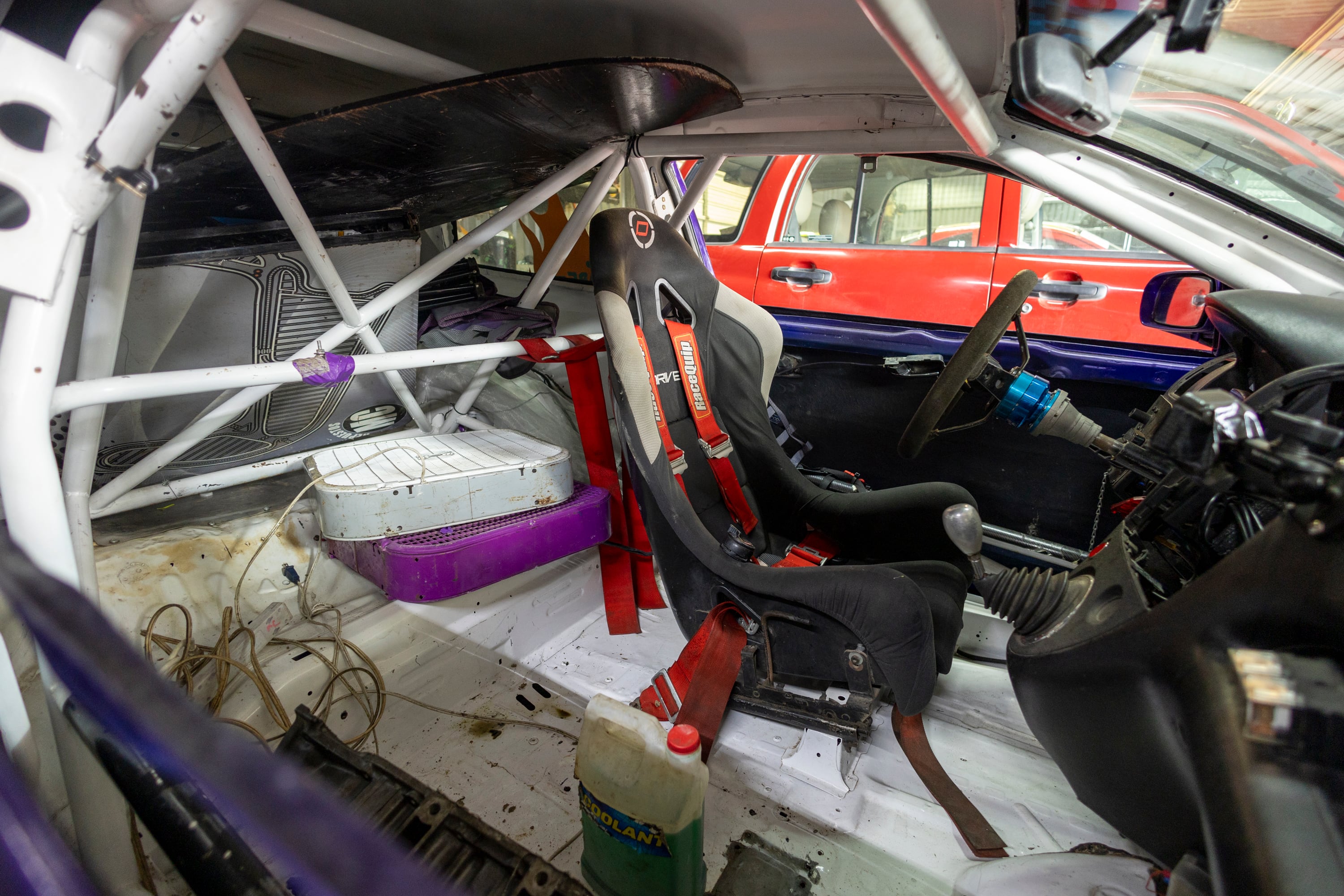 19/06/2024, Alajuela, Parque Viva, entrevista con Eduardo Aguilar Calderón, dueño del taller TCR y con el mecánico Noel Palacios para hablar de consejos para el mantenimiento de los vehículos.