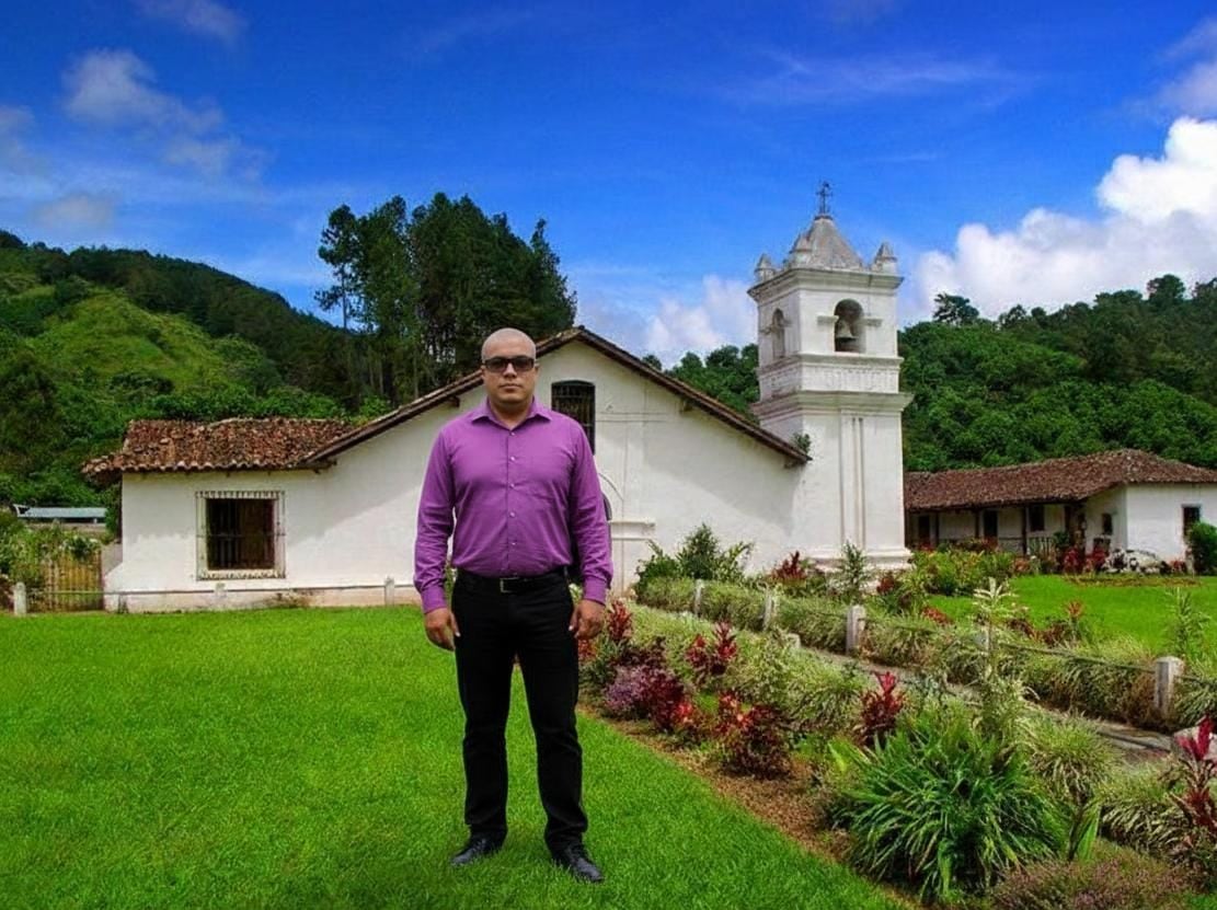 Luis Alejandro Chaverri Chaves, de 30 años y vecino de Orosi de Cartago trabajó 22 años como guía voluntario del templo colonial de Orosi y ahora está pasando una necesidad económica porque cerraron el templo por remodelación