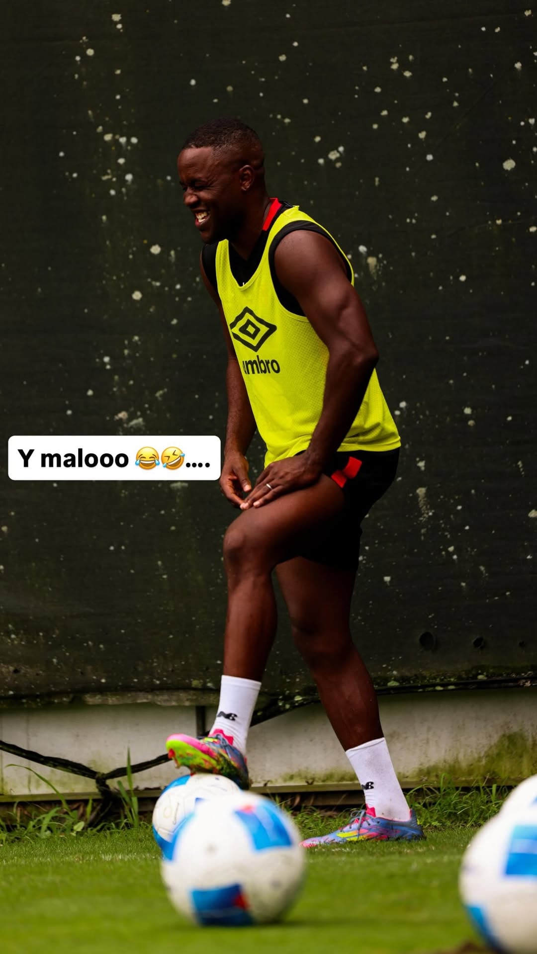 जोएल कॅम्पबेल आणि त्याचे जिज्ञासू मार्ग त्याच्यावर टीका करणाऱ्यांना प्रतिसाद देतात.