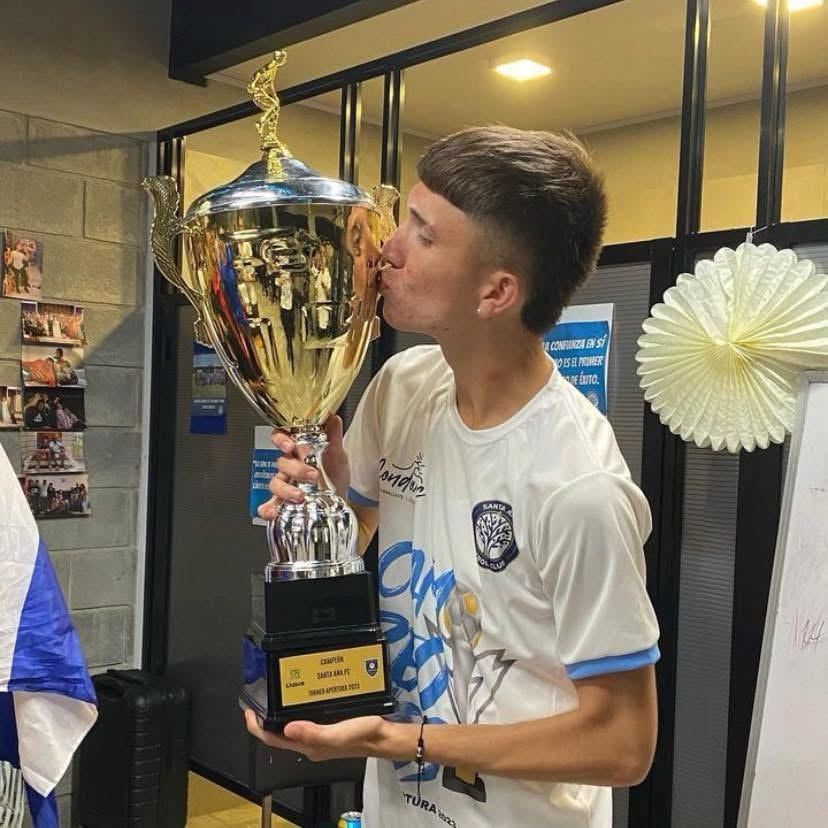 Gerson Salazar Vásquez, de 19 años, es una de las víctimas del doble homicidio que ocurrió en La Milpa de Guararí, a escasos 50 metros de la escuela Nuevo Horizonte, en San Francisco de Heredia. Foto: Hillary Salazar para La Teja