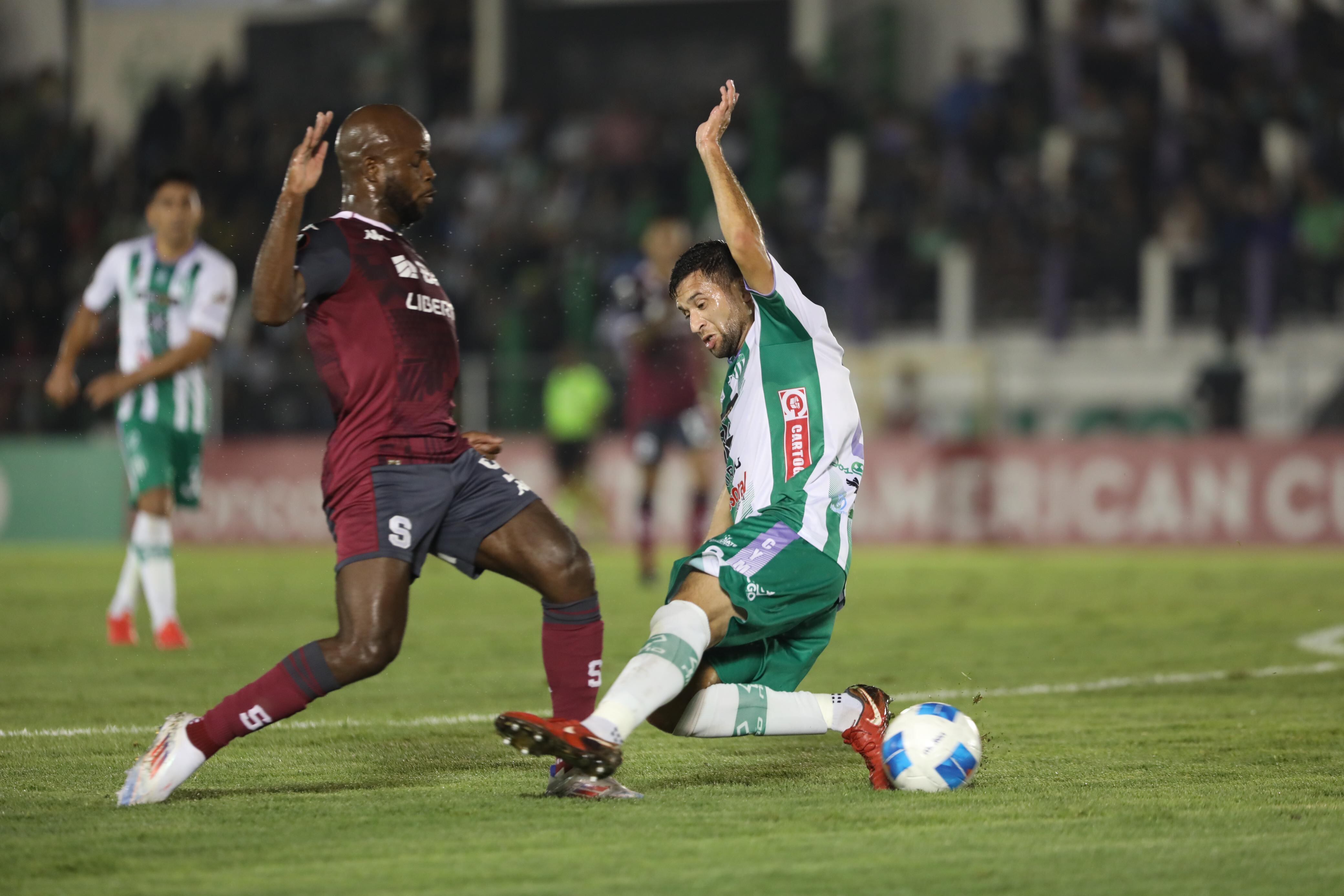 24/09/2024, Guatemala, partido de ida de los octavos de final de la Copa Centroamericana entre el Antigua de Guatemala y el Deportivo Saprissa de Costa Rica.