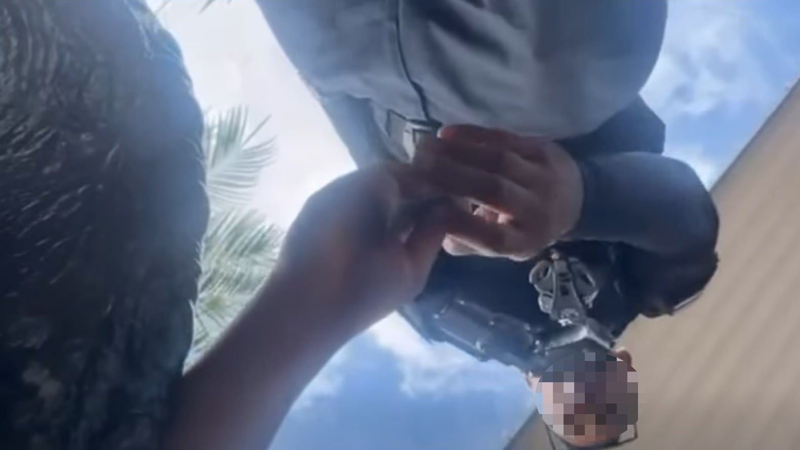 El supuesto vendedor de drogas fue quien grabó al oficial.