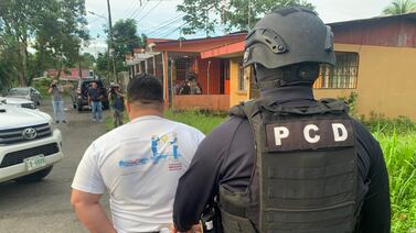 Cinco operarios podrían terminar en la cárcel por tratar de pasar misteriosos bultos a Europa