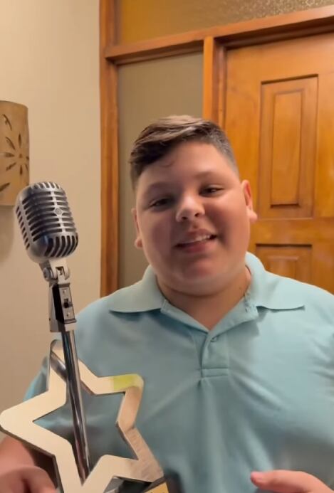 Juan David Montero se despide de la casa que les dio Teletica estos tres meses.