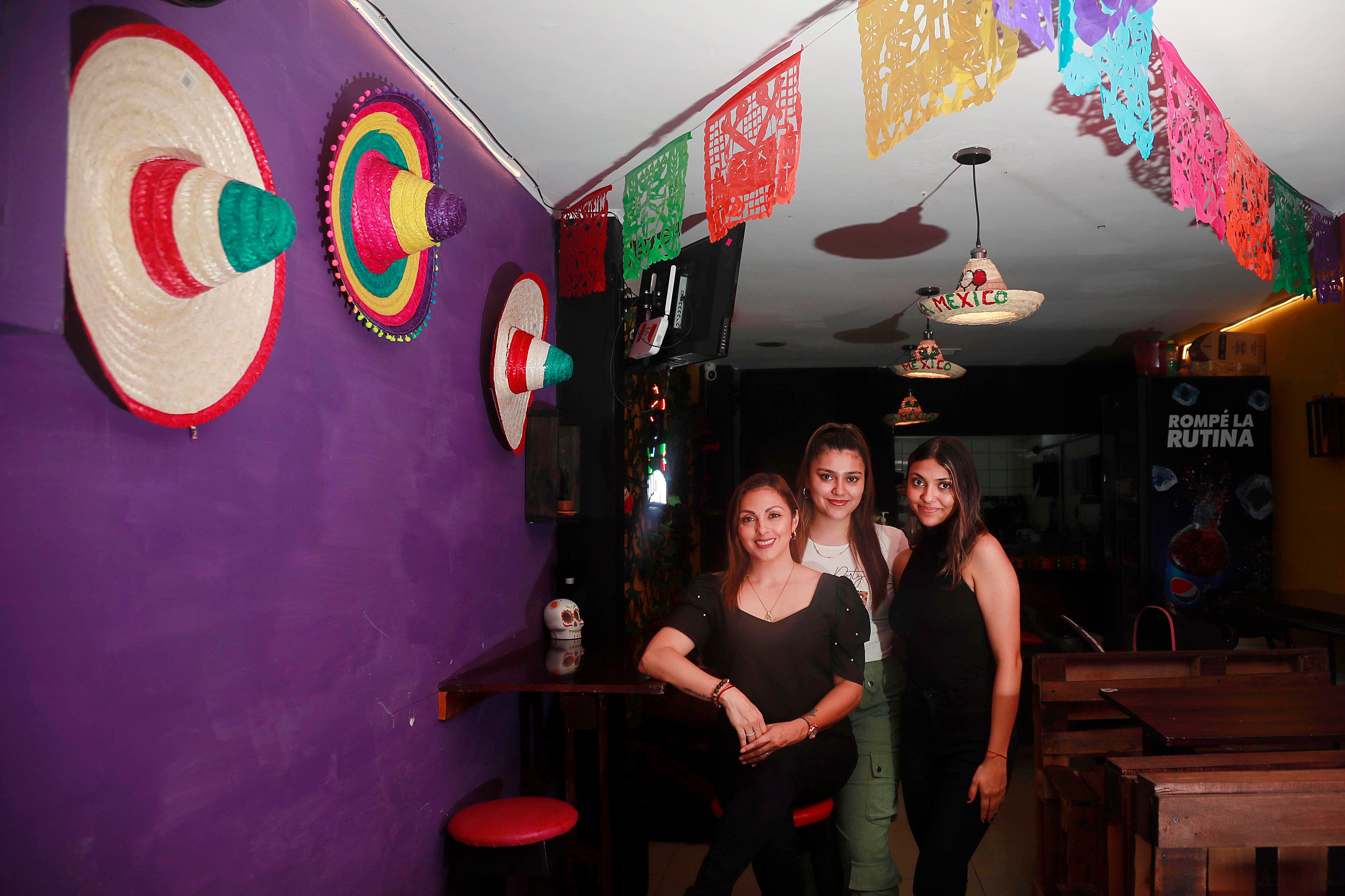 14/11/2023 San Pedro. La Capital Mexican Food restaurante de comida mexicana. Tacos, quesadillas, tortas, nachos y guacamole, son parte de los platillos con sabor mexicano que pueden saborarear sus clientes, sin dejar de lado el famoso plátano macho, así como la horchata y el tamarindo michelado.