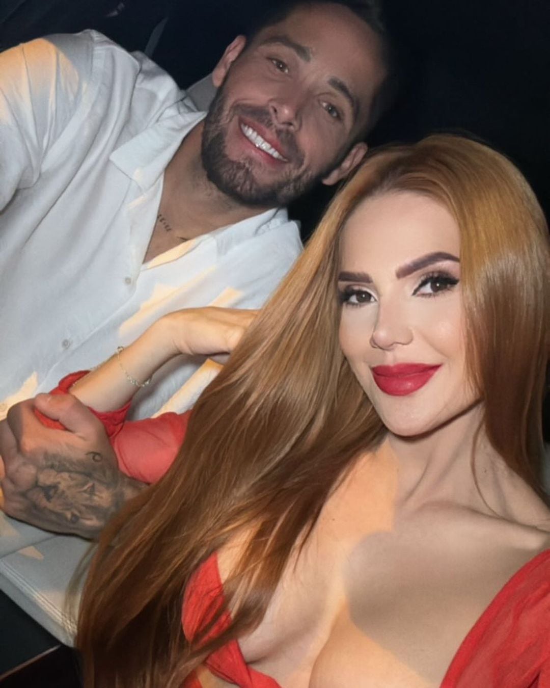 Jonathan Moya y su promedita Joseliine Valverde