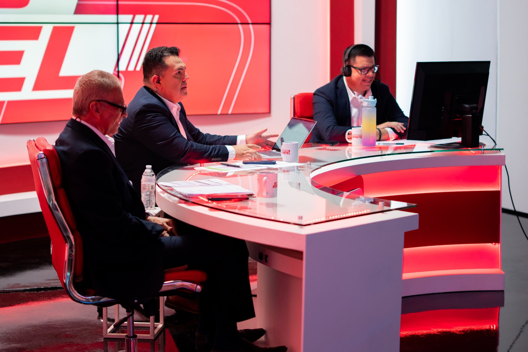 Deportes Repretel cambió de set