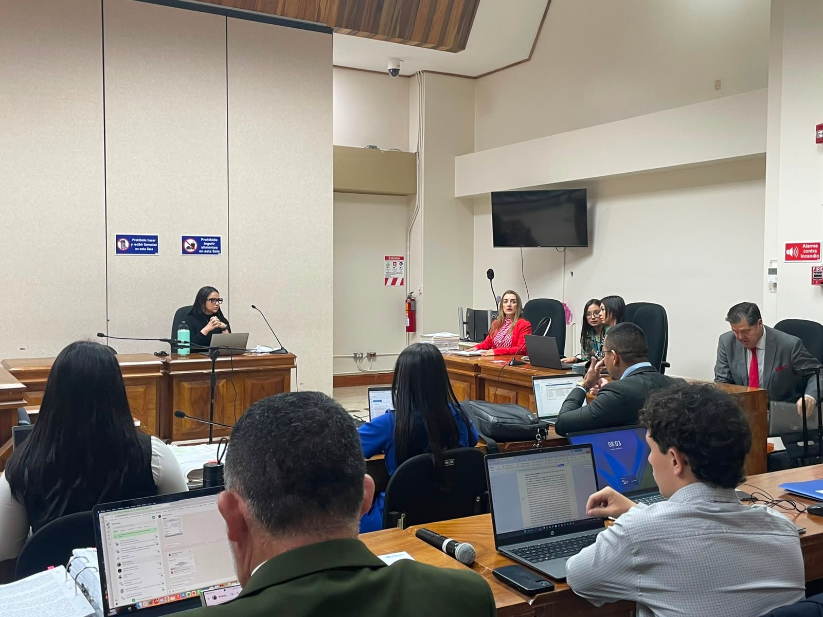 Marcos Madrigal aseguró que fue sacado del bar Dude’s, mientras los primos decidieron quedarse en el establecimiento.