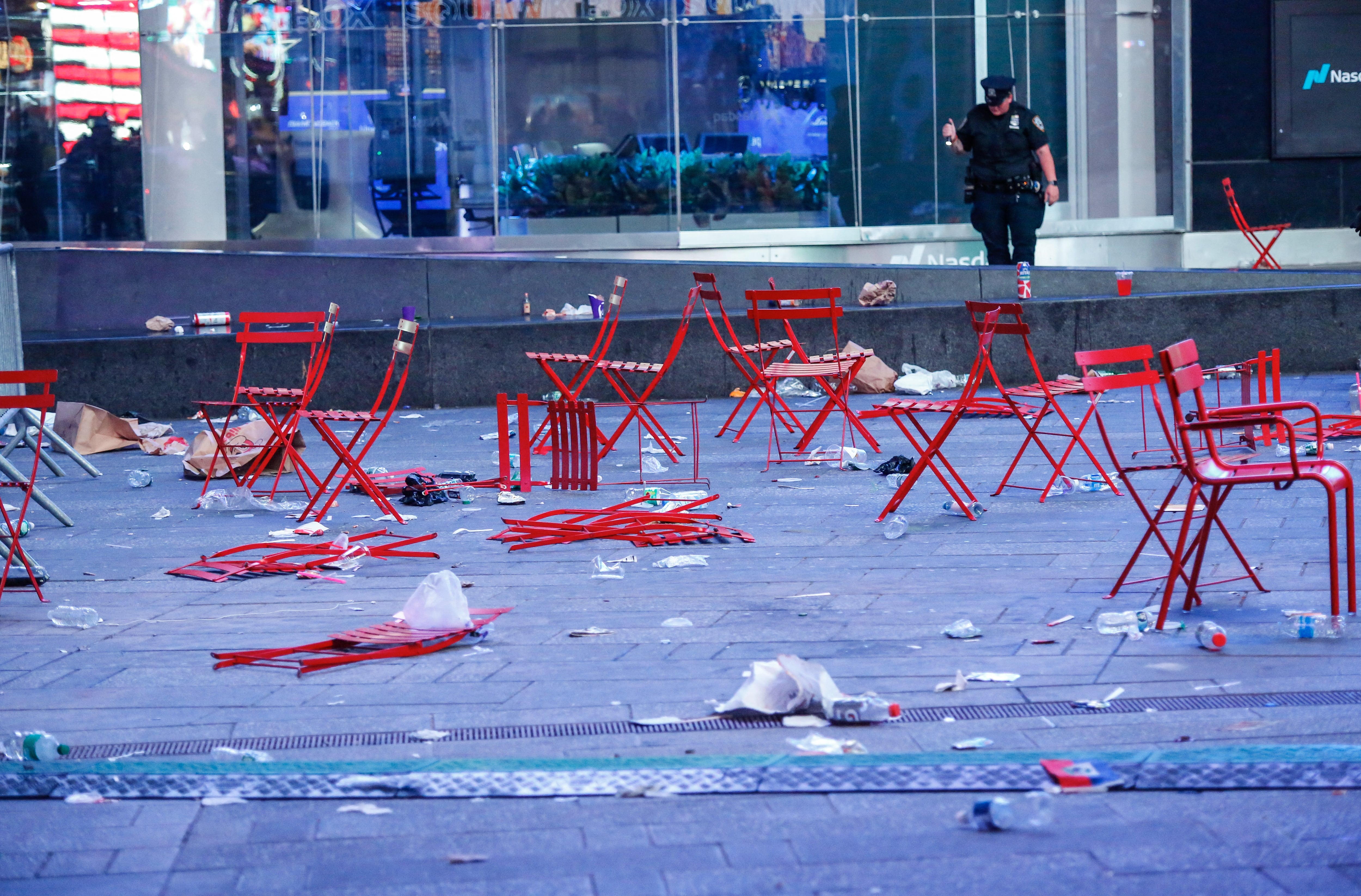 Las celebraciones por el título de los New York Knicks dejaron 63 personas detenidas en la ciudad. Foto: AFP.