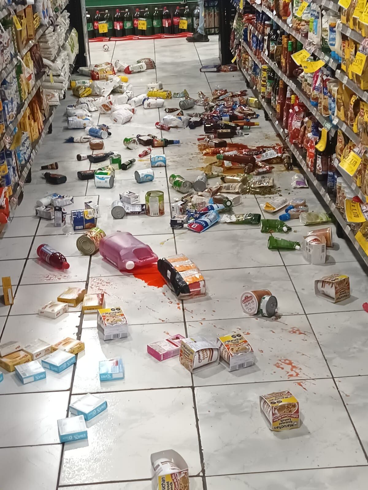 En Laurel de Corredores hubo caída de objetos en supermercados. Foto: Cortesía CNE.