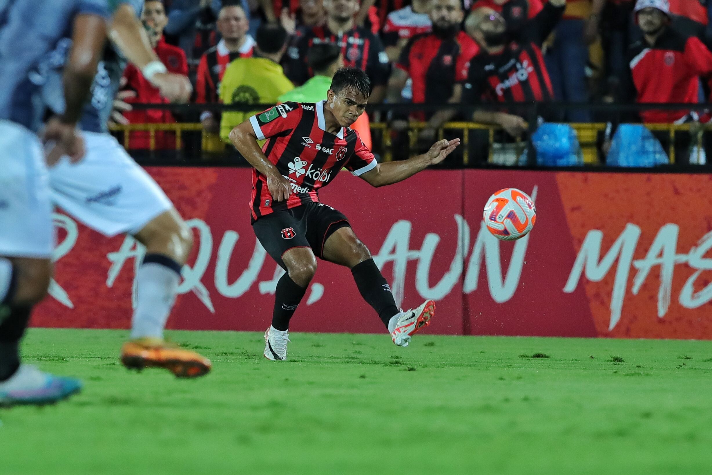 05/10/2023/ Juego entre Liga Deportiva Alajuelense vs Cartaginés por copa centroamericana de CONCACAF / / foto John Durán
