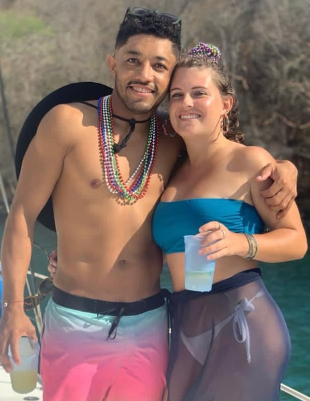 Luis Miguel Valle, exjugador manudo y su novia la mediocampista Hannah Mikles