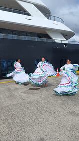 Mega-yate de $250 millones ancló en Quepos por el inicio de la temporada de cruceros de expedición y lujo