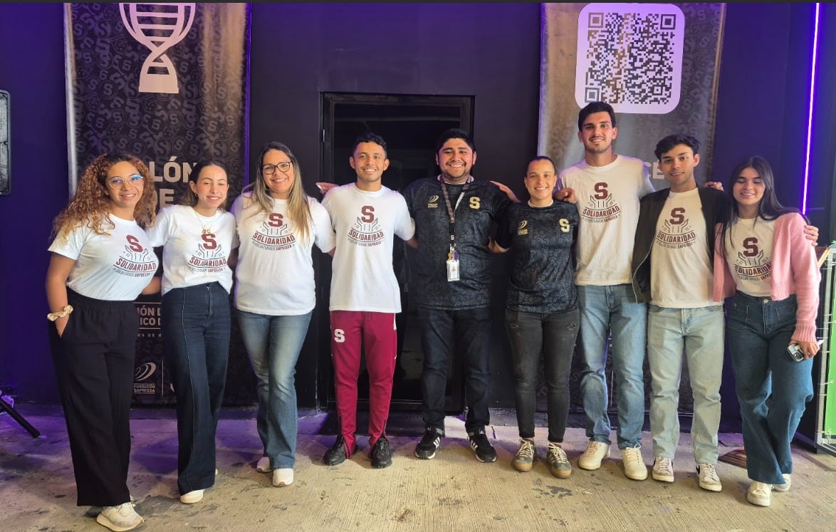 Abraham Madriz, portero de Saprissa y voluntario de la Fundación Saprissa.