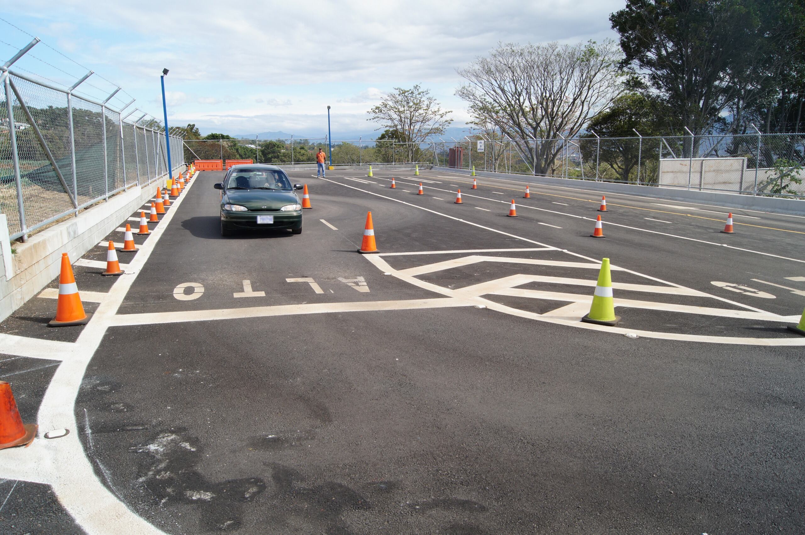 A partir del lunes 2 de setiembre habrá un cambio para quienes hacen la prueba práctica de manejo en las sedes de Alajuela (Montecillos) y Heredia. Prensa MOPT.