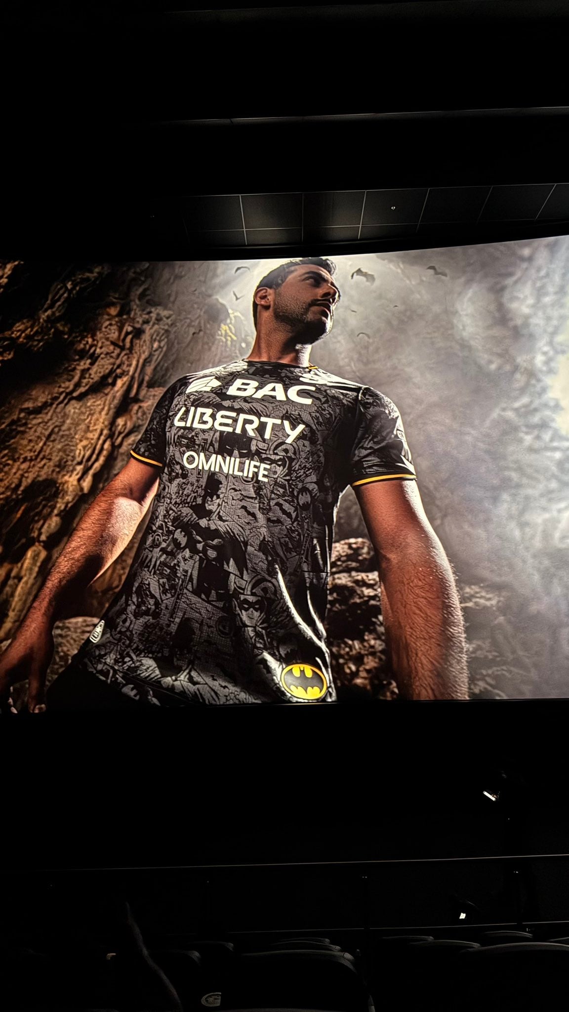 Saprissa lanzó su tercer uniforme. Fotos tomadas de TD Más.