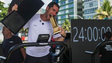 Pasó 24 horas sobre una cinta de correr por una insólita razón y ganó un récord mundial: “Es lo que más odio”