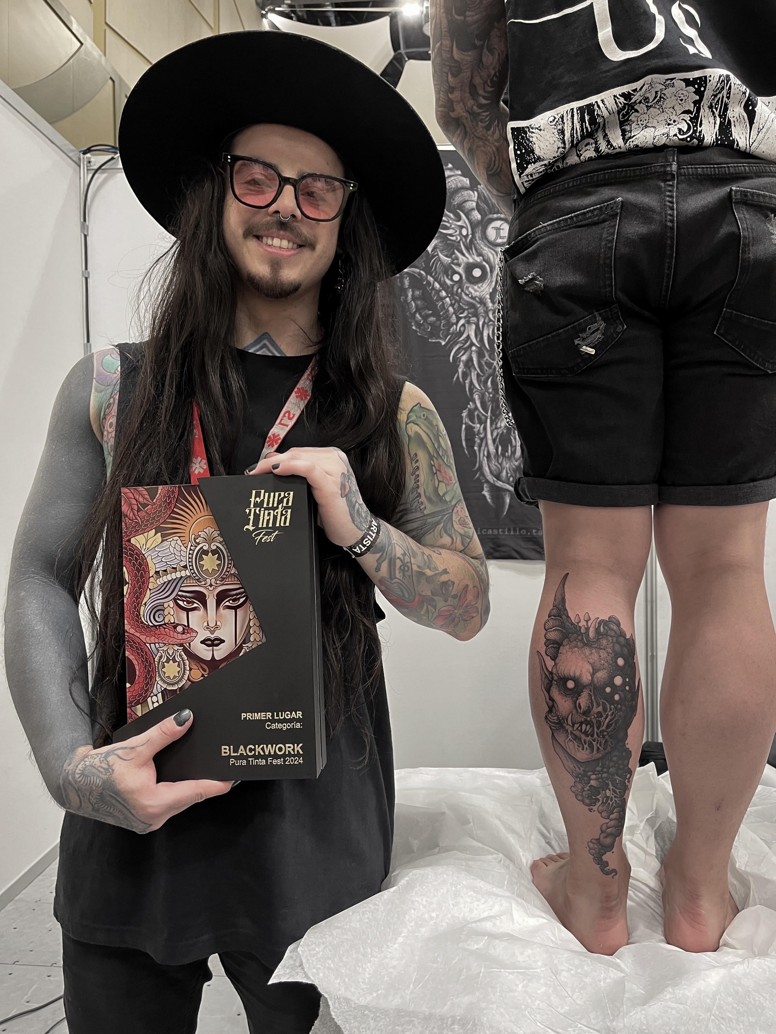 Javier Castillo es un tatuador tico que poco a poco se abre nombre a nivel internacional.