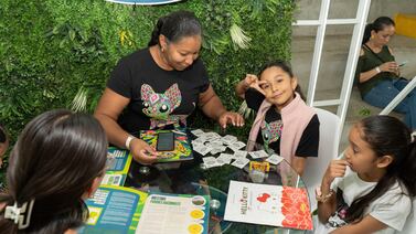 En este evento gratuito los más pequeños puede vivir la pasión de las postales y los deportes