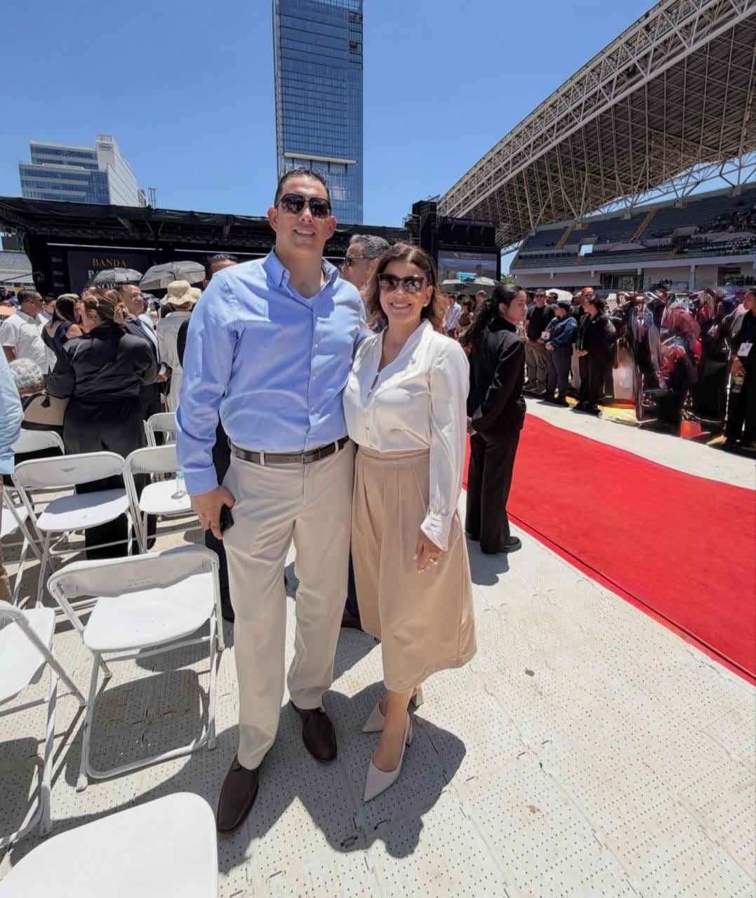 Fabiola Herra se hizo presente con su novio, Fabio Fernández.