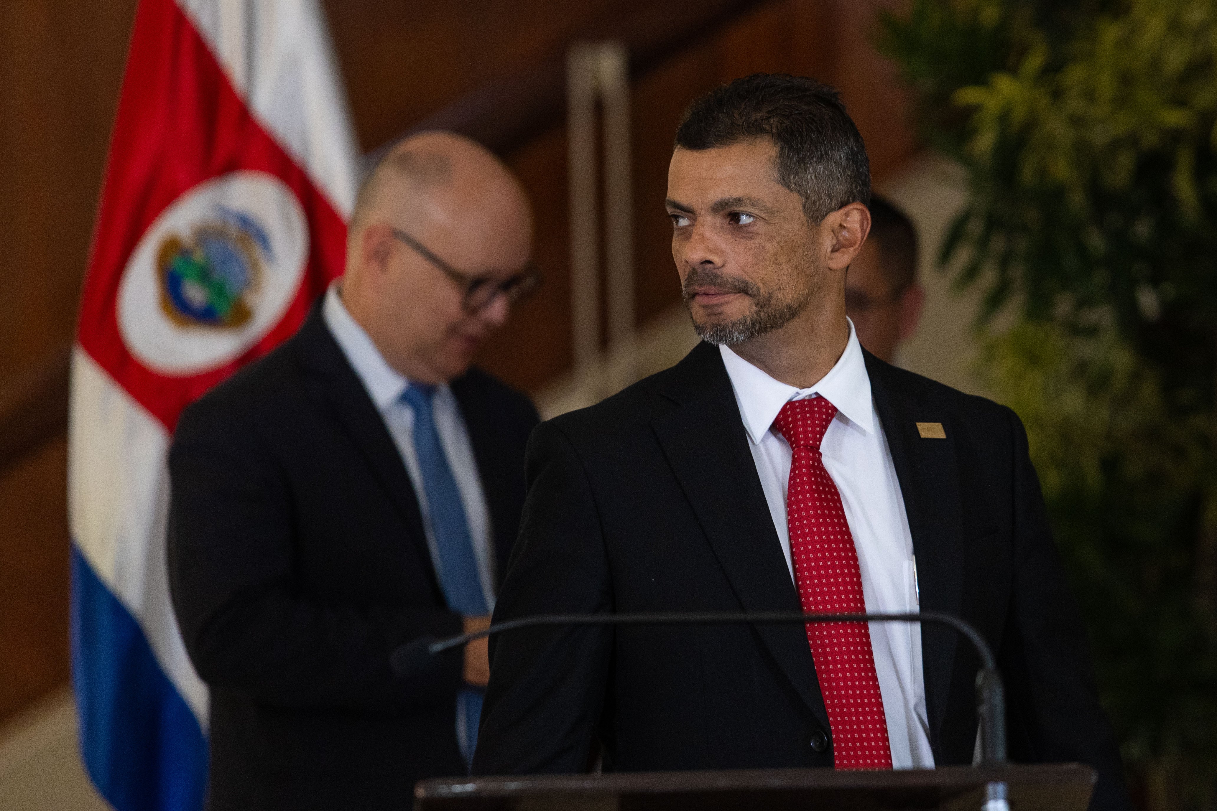 Los jerarcas del Poder Judicial y Laura Fernández se reunieron en casa presidencial. Laura Fernández, Orlando Aguirre, Patricia Solano, Carlo Díaz, Michael Soto, Fernando Castillo y Rodrigo Fernández.