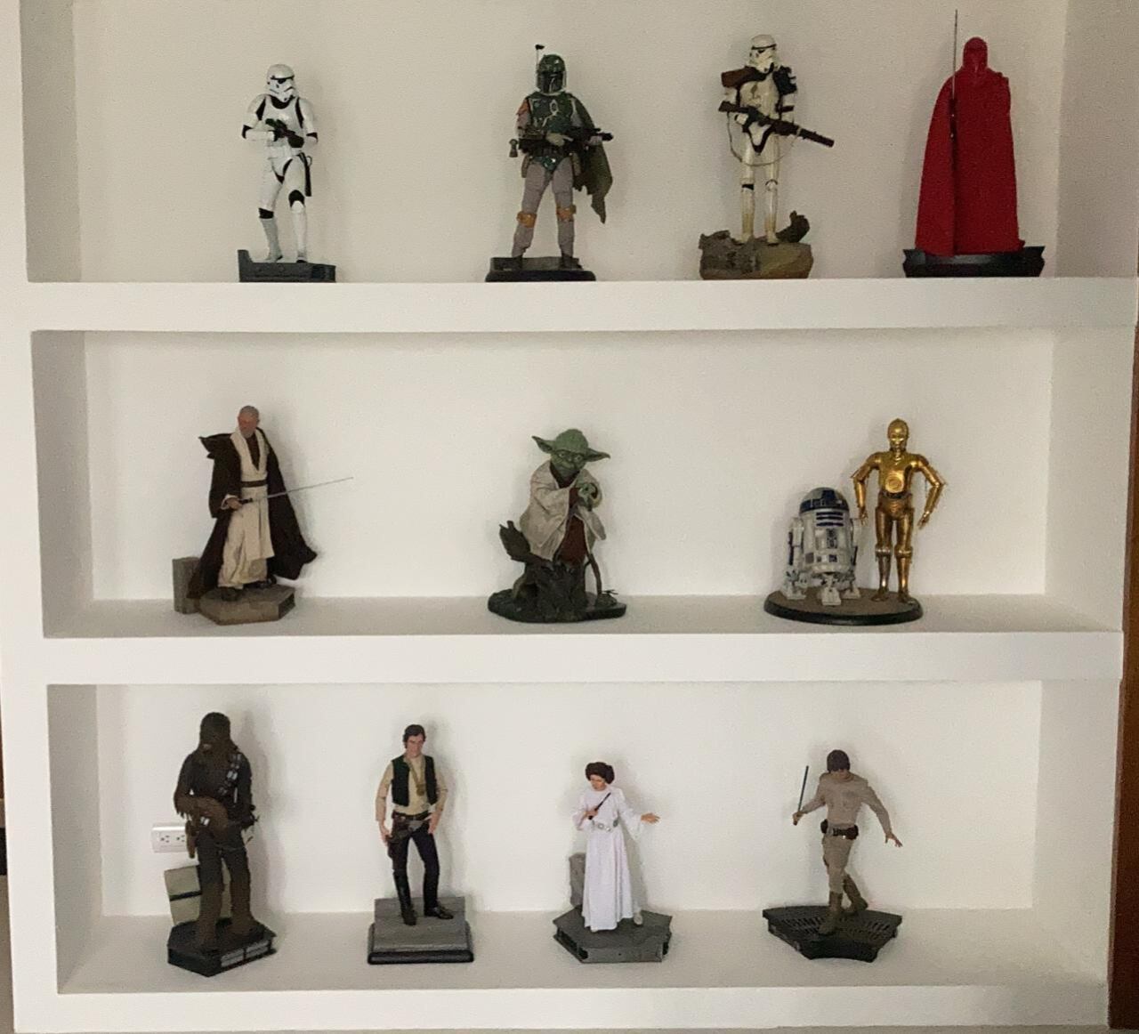 El ministerio de Salud, la Caja y el Mopt, aprovecharon el 4 de mayo, Día Mundial de la Guerra de las Galaxias, para mandar un mensaje de prevención usando personajes de esas películas.