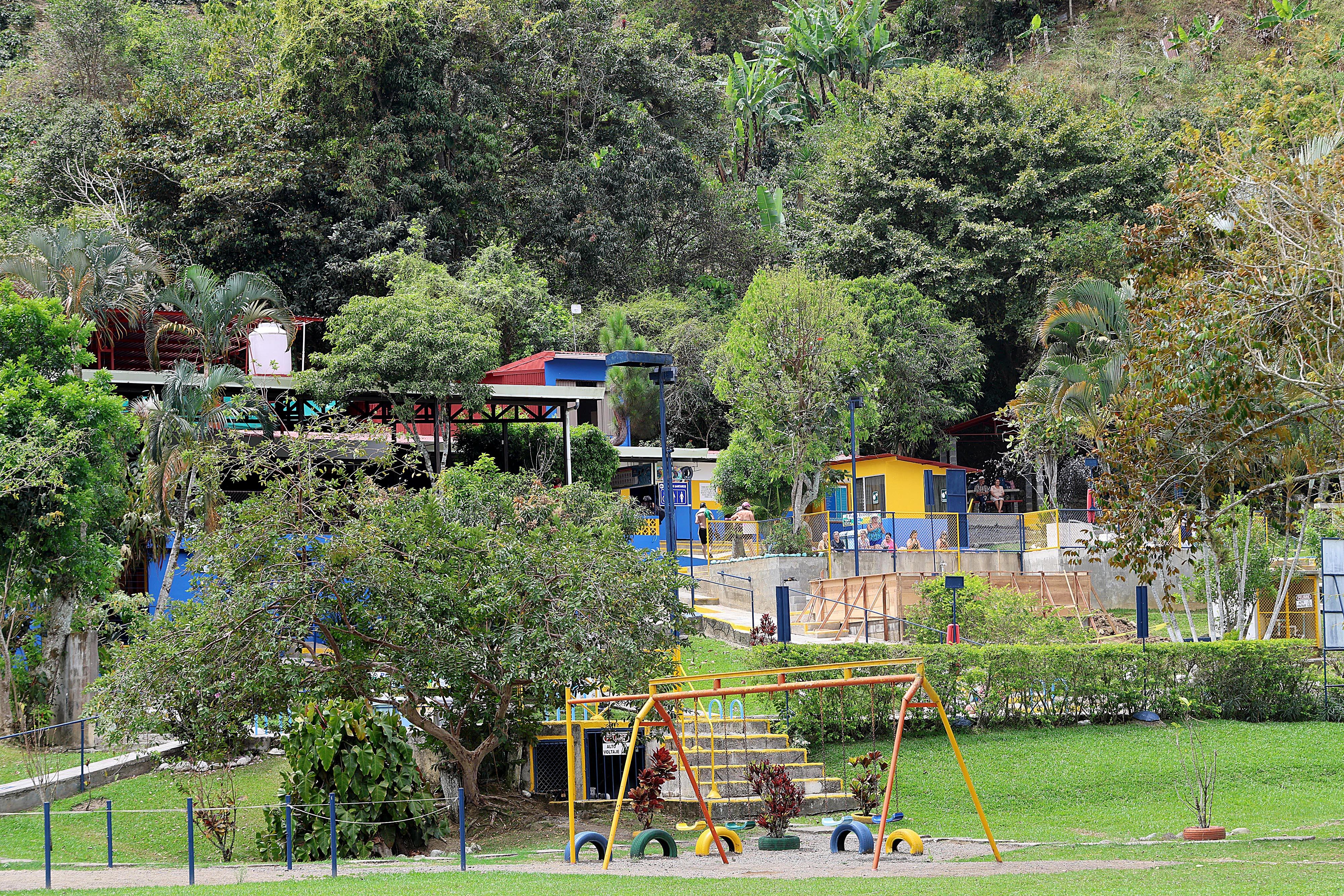 Balneario de Aguas Minerales en Orosi