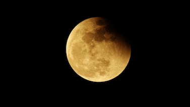 ¿Ya vio la Luna de este domingo? En unas horas se pondrá más bonita y acá le decimos por qué