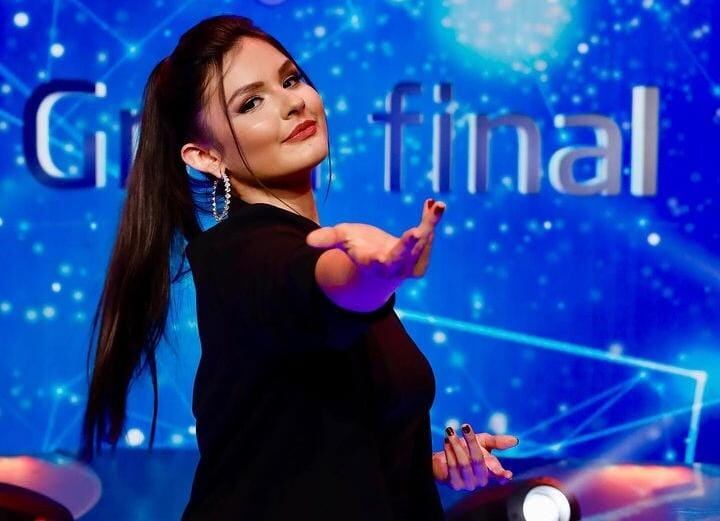 Cantante Ana Madrigal