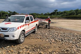 Buscan a hombre arrastrado por corriente en río Chirripó