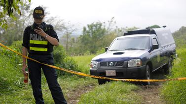 Peón iba hacia su trabajo en una finca cuando descubrió algo que lo aterrorizó
